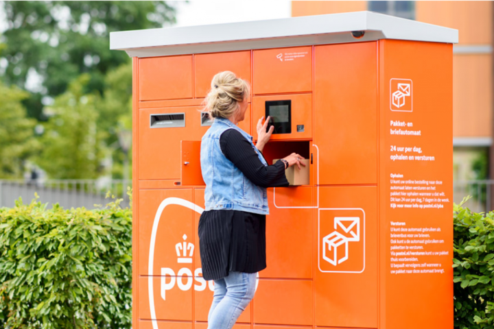 Pakketautomaten en brievenbussen