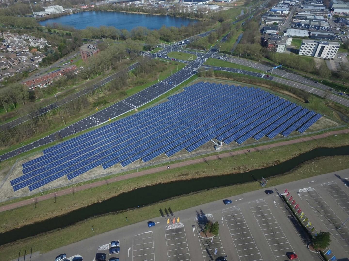PV-SYSTEMEN VOOR BEDRIJVEN